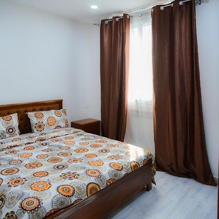 Hostel Les Pins Alger Exterior foto